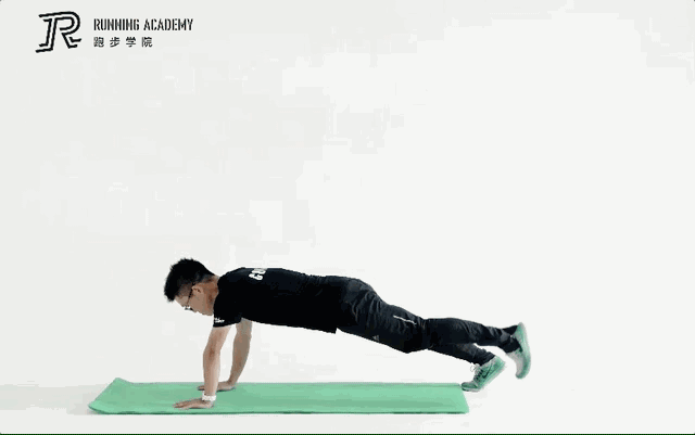 ▲ 此动图来自30天力量训练计划