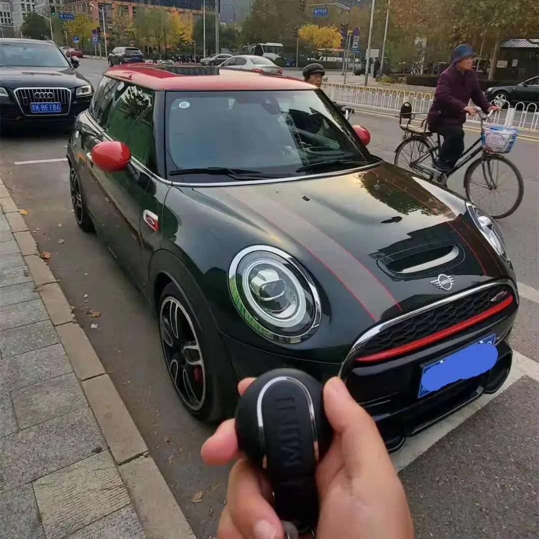 张弛购买的MINI JCW  未来汽车日报摄