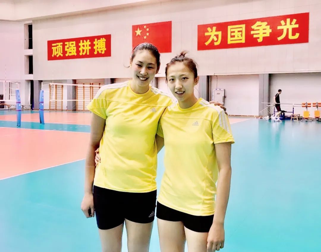 关注|中国女排"开学"啦!颜妮终迎毕业季,丁霞滞留家中上网课