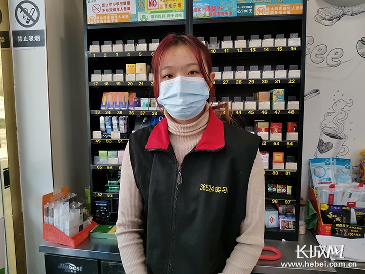战疫坚守便利店店员任慧昕00后也是非常靠谱的