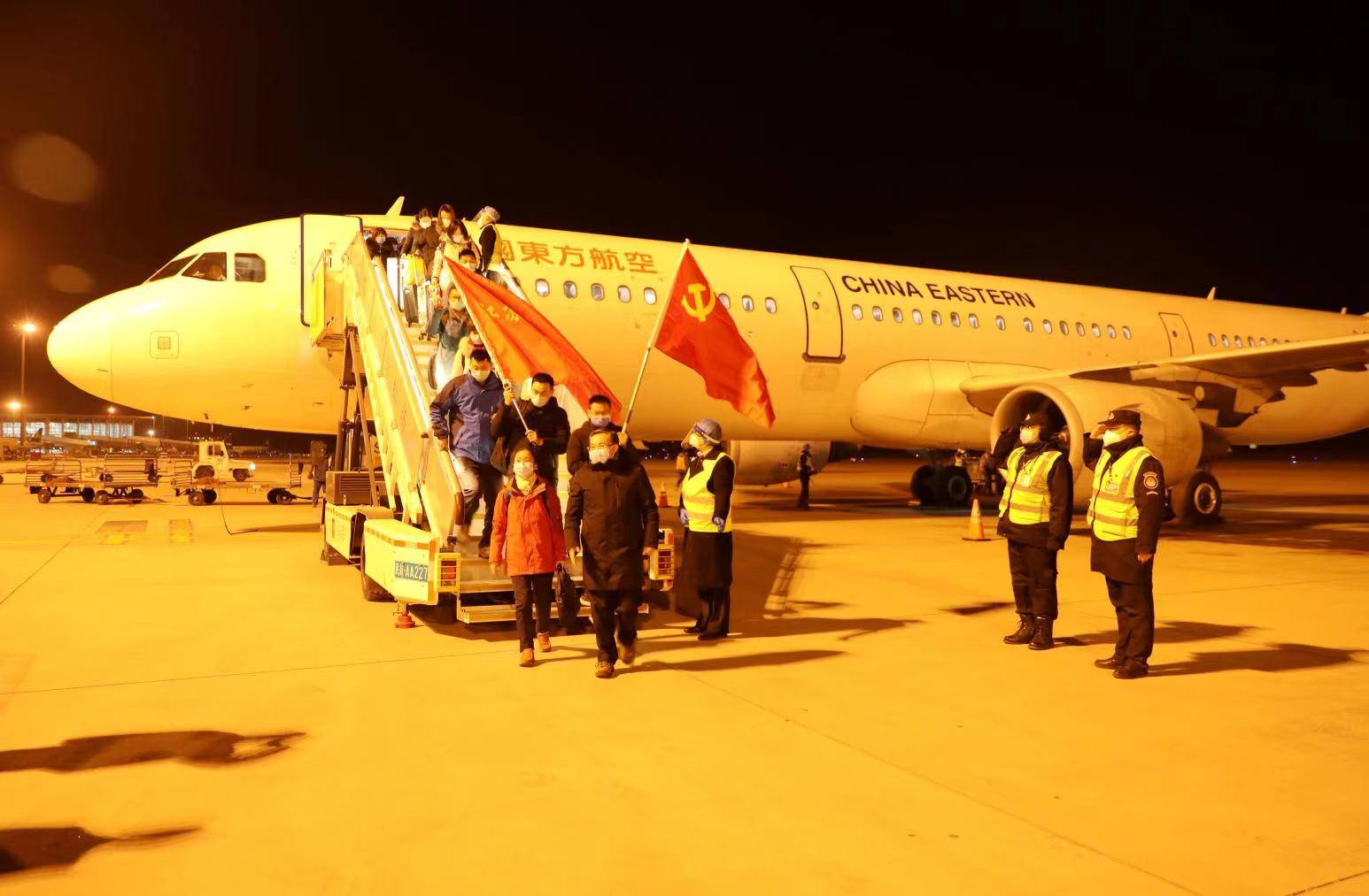 河北6天304例本土感染 江苏、浙江等地数百名医疗队员深夜驰援