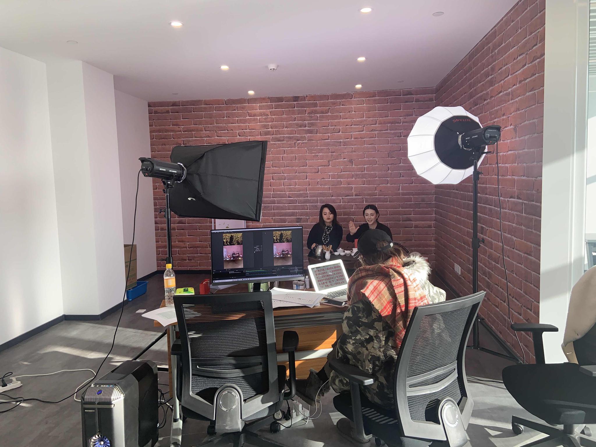 崇明世界级生态岛电商直播园正式挂牌李佳琦直播工作室入驻