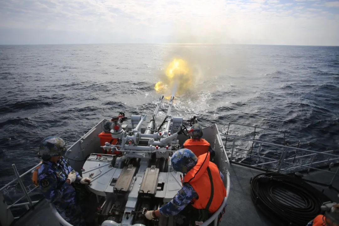 波峰浪谷间他们锤炼海上利剑