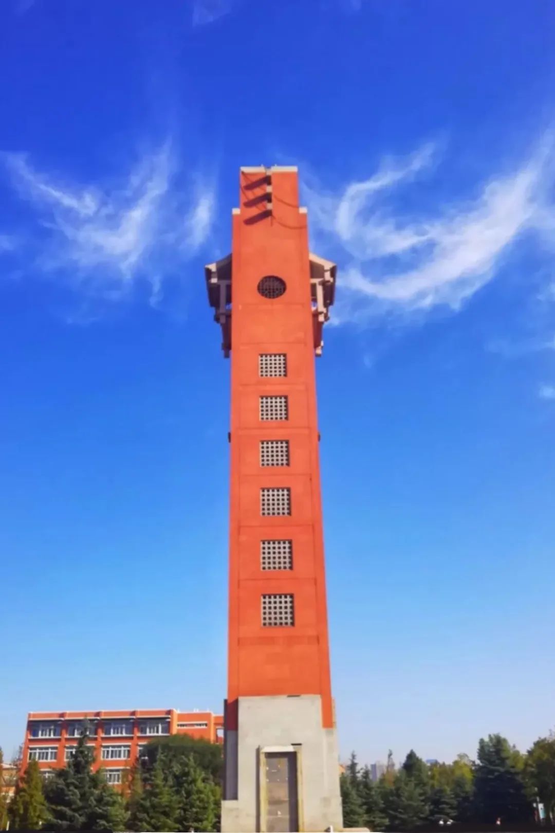 钟楼喵~成为顶天立地的中国人成为阳光温暖的郑大人学习为人处世我们