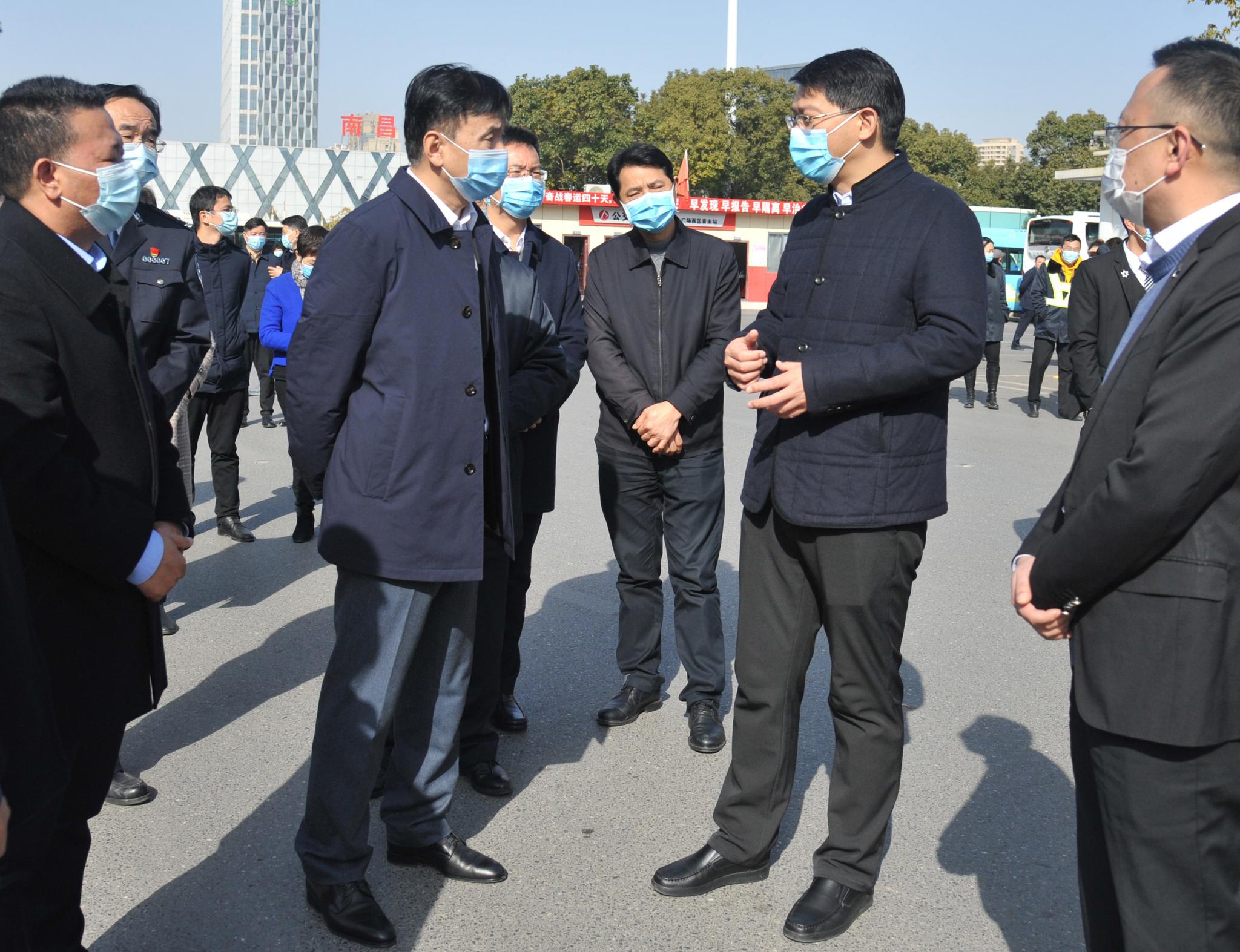 [江西]副省长吴浩检查春运工作(图)|南昌|春运|江西_新浪新闻