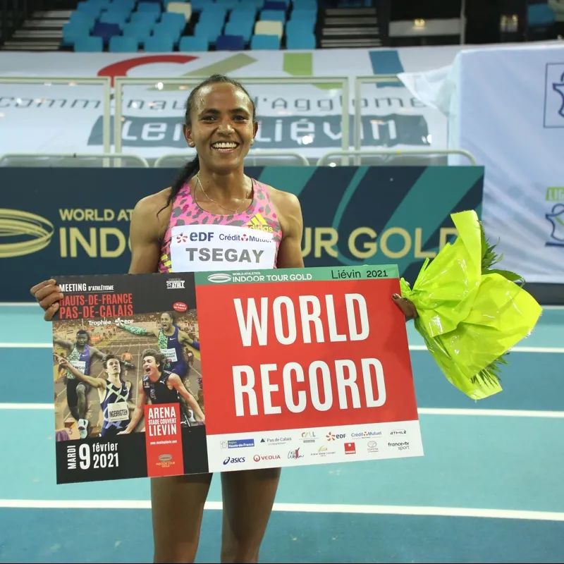 没白熬夜,田径又一项世界新纪录!