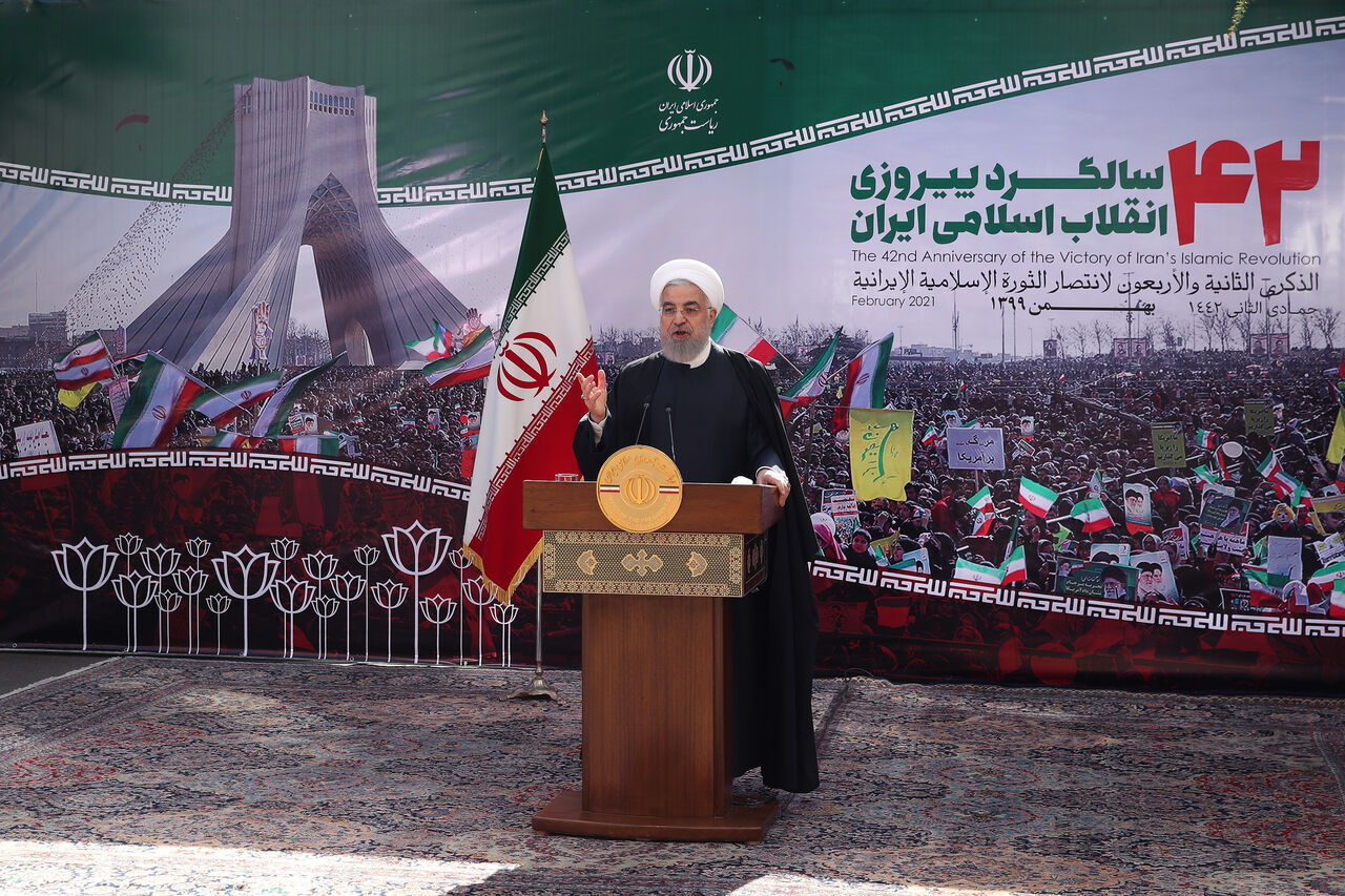 伊朗纪念伊斯兰革命胜利42周年 扎里夫：对话窗口正在迅速关闭