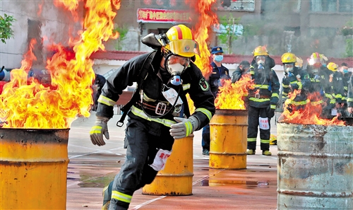 大型商业综合体风险隐患种类繁多 如何安全过年？