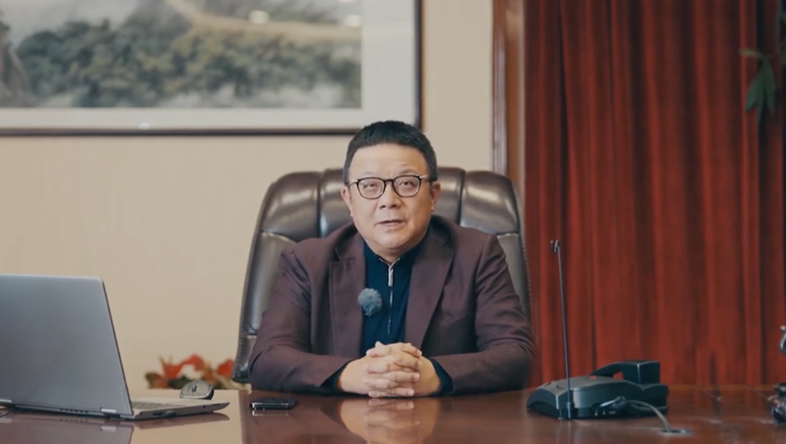 易居周忻：向数字化“犇”跑