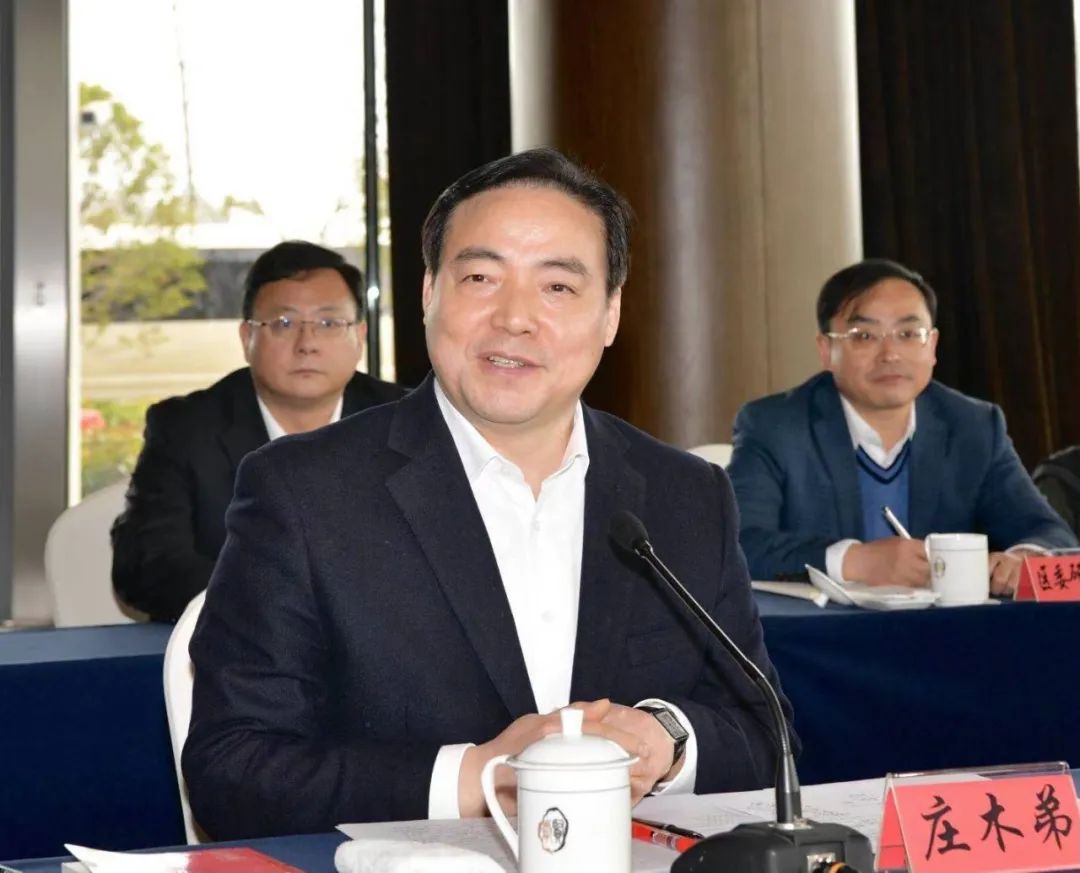 携手加快建设奉贤新城同济大学与上海市奉贤区人民政府签约