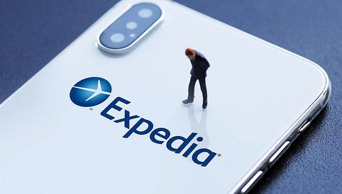 Expedia全年净亏27亿美元，总预订量下滑逾六成