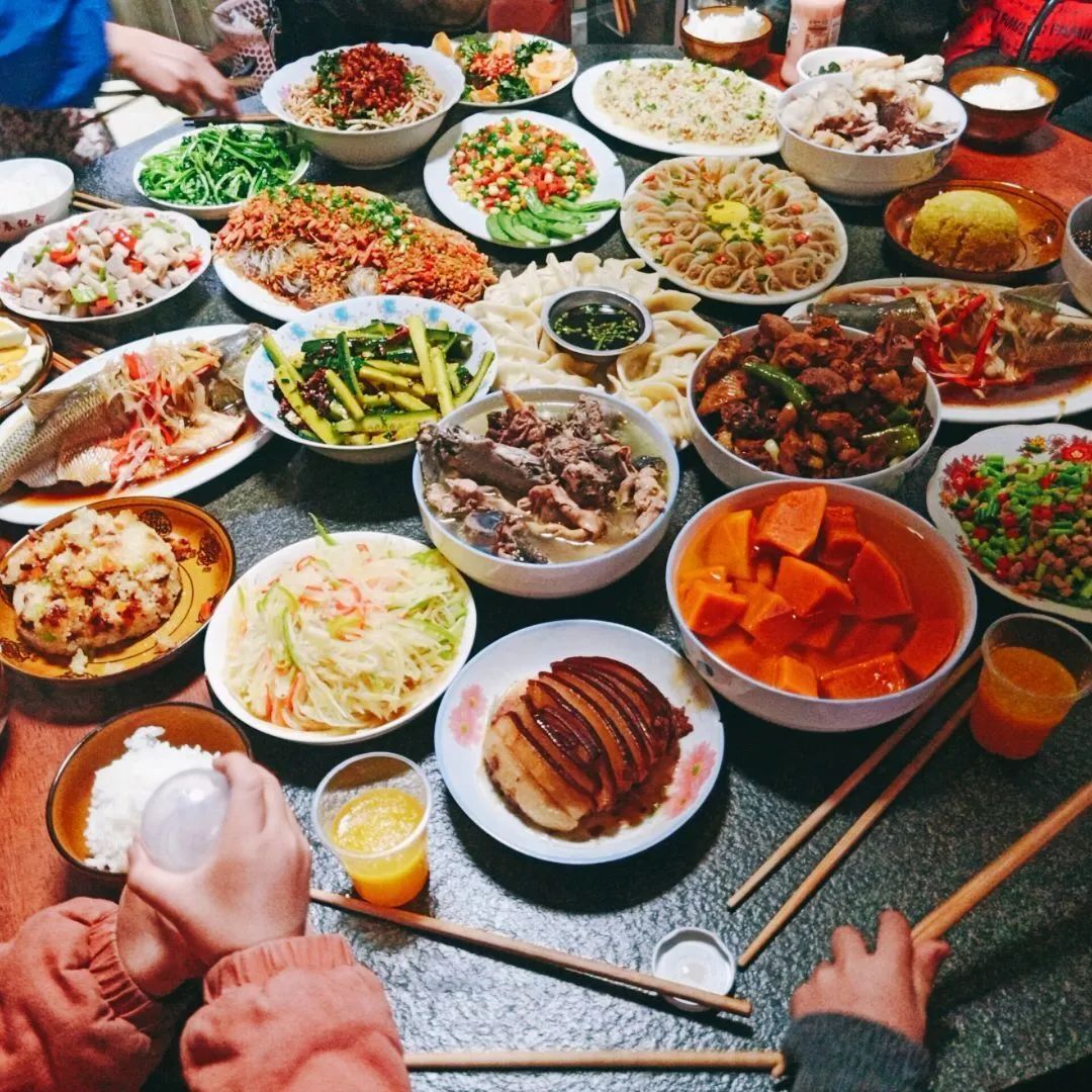 团年饭上桌这个年湖工人这样过