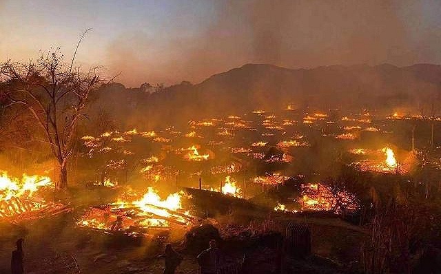 “中国最后一个原始部落”云南翁丁寨发生火灾，火势已扑灭暂无伤亡