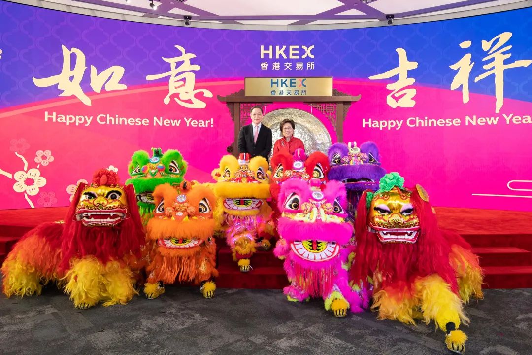 香港市场牛年开市大吉