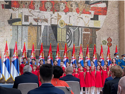 ​塞尔维亚总统国庆日授勋授奖中国医疗队、华大基因和总台记者