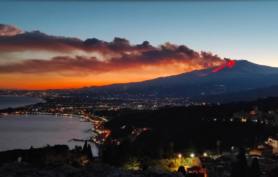 △埃特纳火山喷发 (图片来自 安莎社)