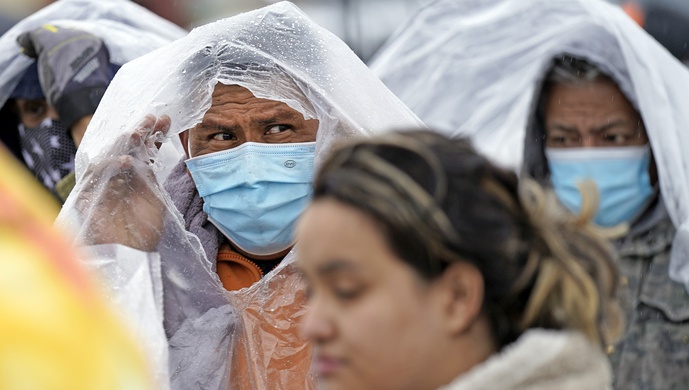 得州停电上演双城记市中心灯火辉煌邻近社区一片漆黑