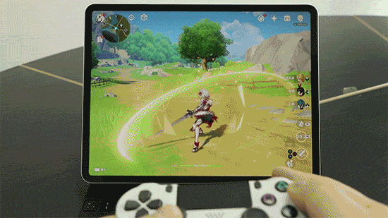 用PS4的DualShock4手柄可以在iPad Pro上畅玩《原神》