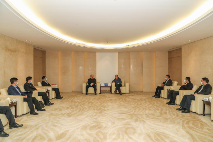 国务院国资委领导看望慰问三峡集团院士代表和统战人士代表