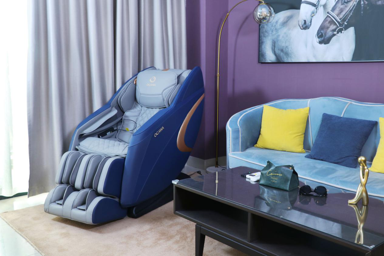 请了个"听话"的奥佳华按摩椅回家,过年宅家天天爽