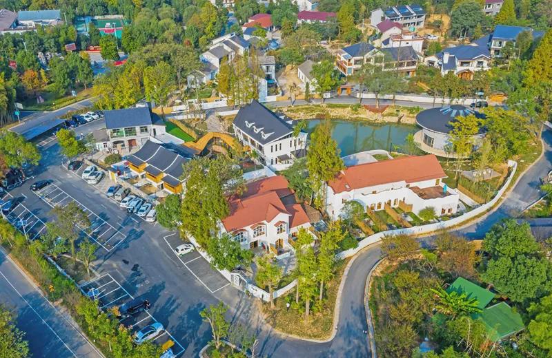 安吉县小瘾·半日村民宿俯瞰.金玮/摄