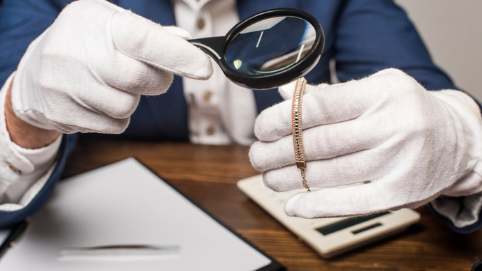 奢侈品消费火了：二手的竟比专柜价还贵 相关职业成香饽饽