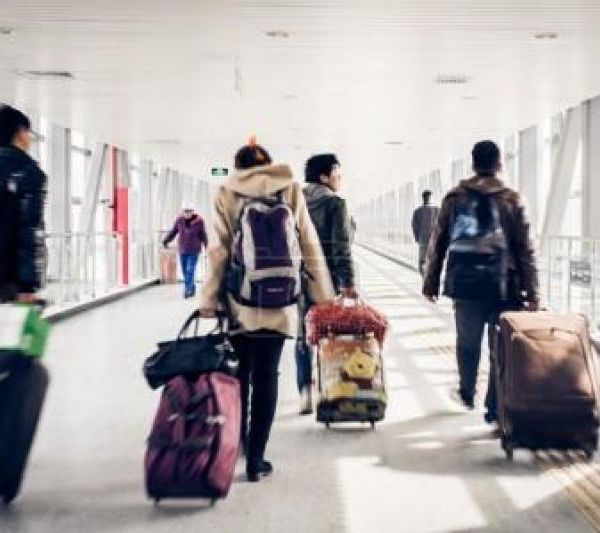 不一样的春运：客运量仍低迷 铁路货运创历史最高记录