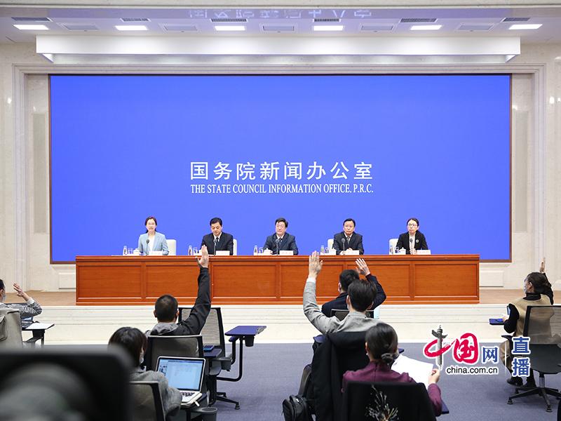 医保局：我国医保基金滚存结余超3万亿 负担疫苗接种没问题