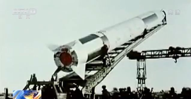 两弹结合试验打响中国首枚核导弹