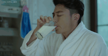 ▲ 如果泡汤的话，就喝杯冰牛奶©  sohu.com