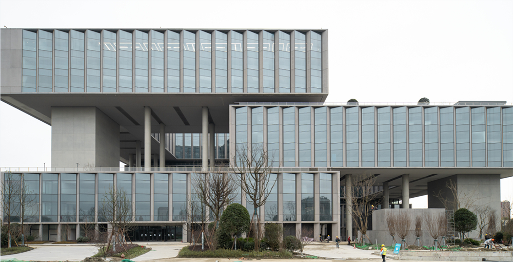 建筑设计院承担设计的京东集团西南总部大厦项目竣工交付