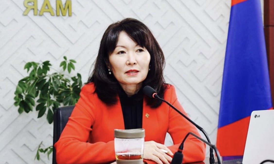△乌日特纳森部长23日在在线视频会议上（图片来源：蒙古国自然环境与旅游部官网）