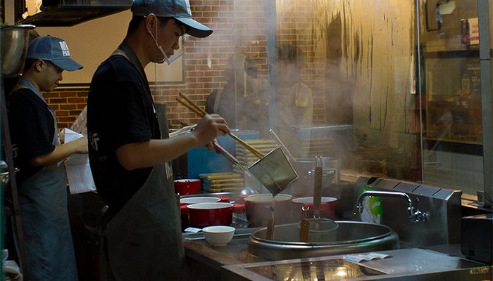 月薪5000招不到服务员，餐饮业未来十年严重缺人