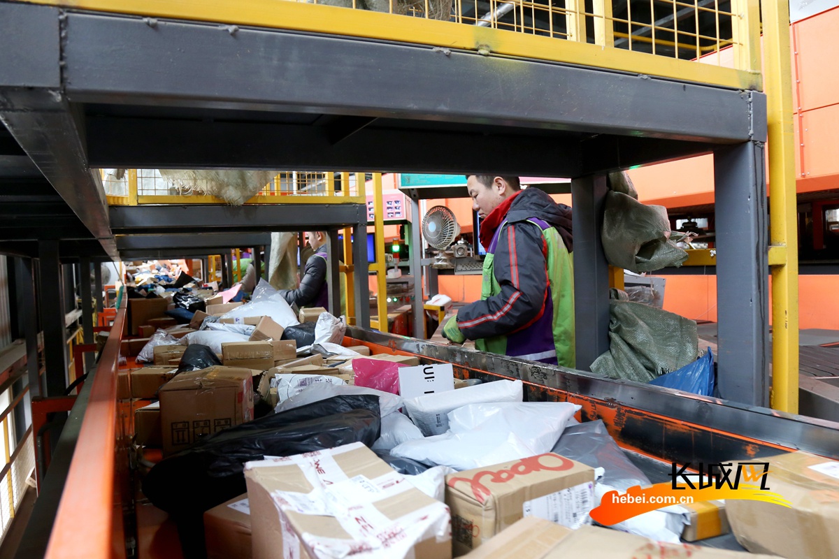 高清组图河北肃宁圆通速递全面复工自动分拣日处理量达80万件