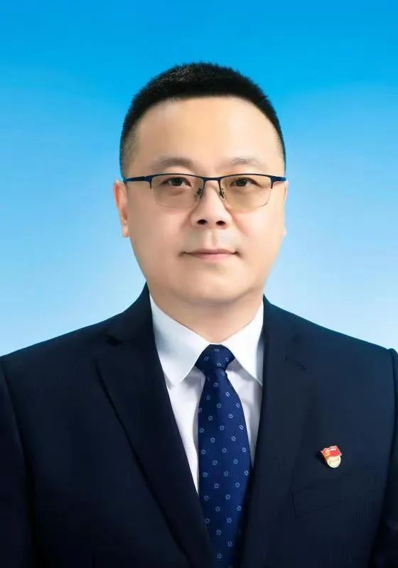 王钢当选为通化市副市长市公安局局长