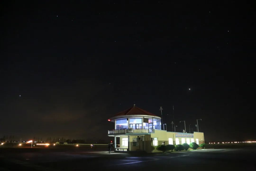 《牛年第一个月圆之夜,分外明亮!》