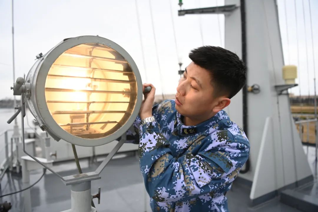 《牛年第一个月圆之夜,分外明亮!》