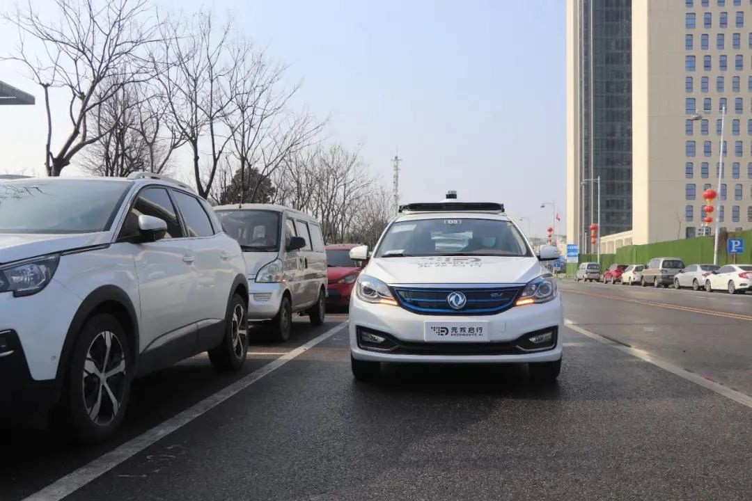 自动驾驶出租车武汉上路 搭5G和北斗