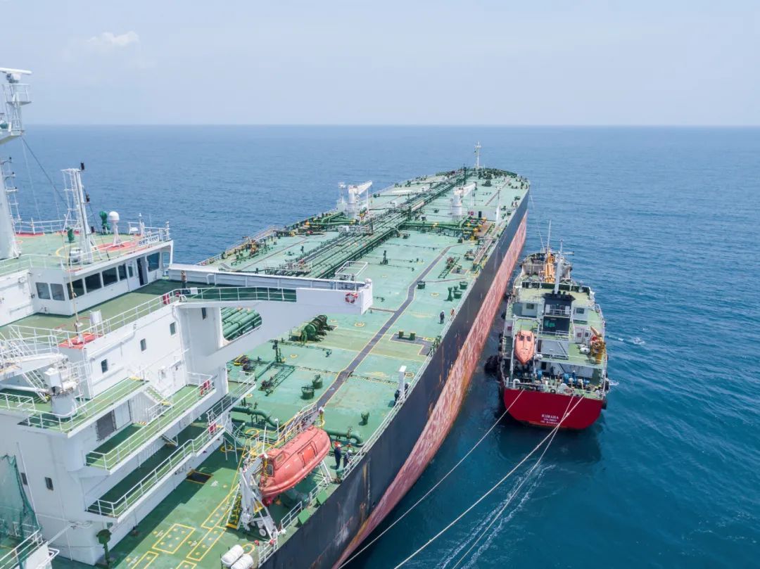 中斯合营汉班托塔港完成首单船舶加油作业|港口_新浪财经_新浪网