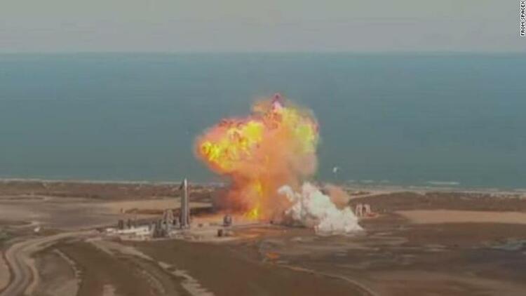 ​美国SpaceX星际飞船原型机在试验飞行中发生爆炸