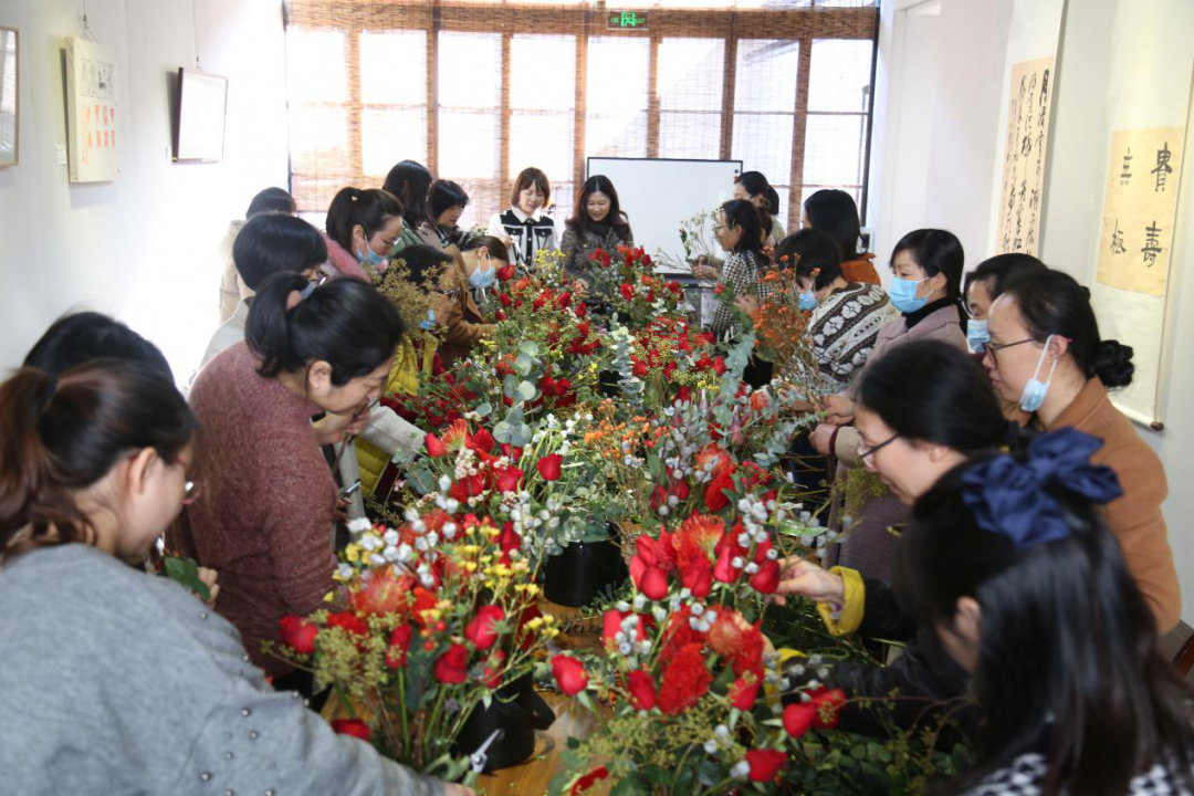 浙江省交通运输工会女职委开展花艺课程活动图