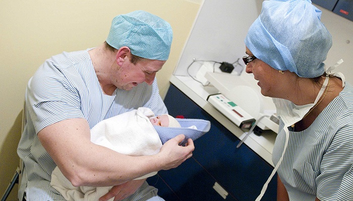 疫情封锁挽救出生率多国初步统计未现婴儿潮