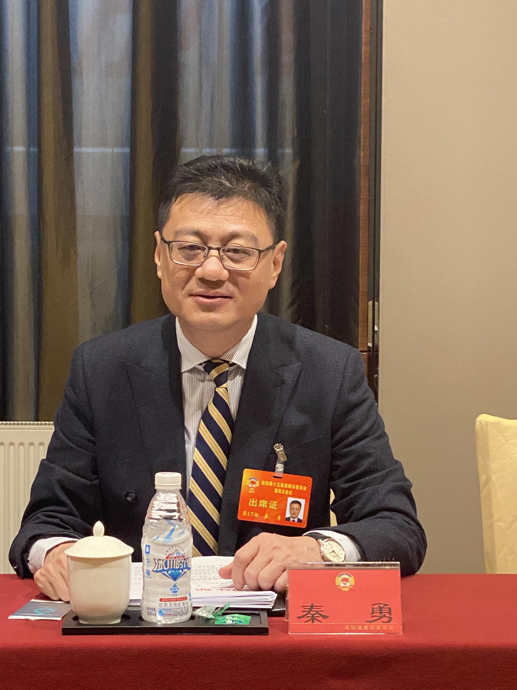 成都市政协委员成都八大处医美医院总经理秦勇加强引导医美行业健康