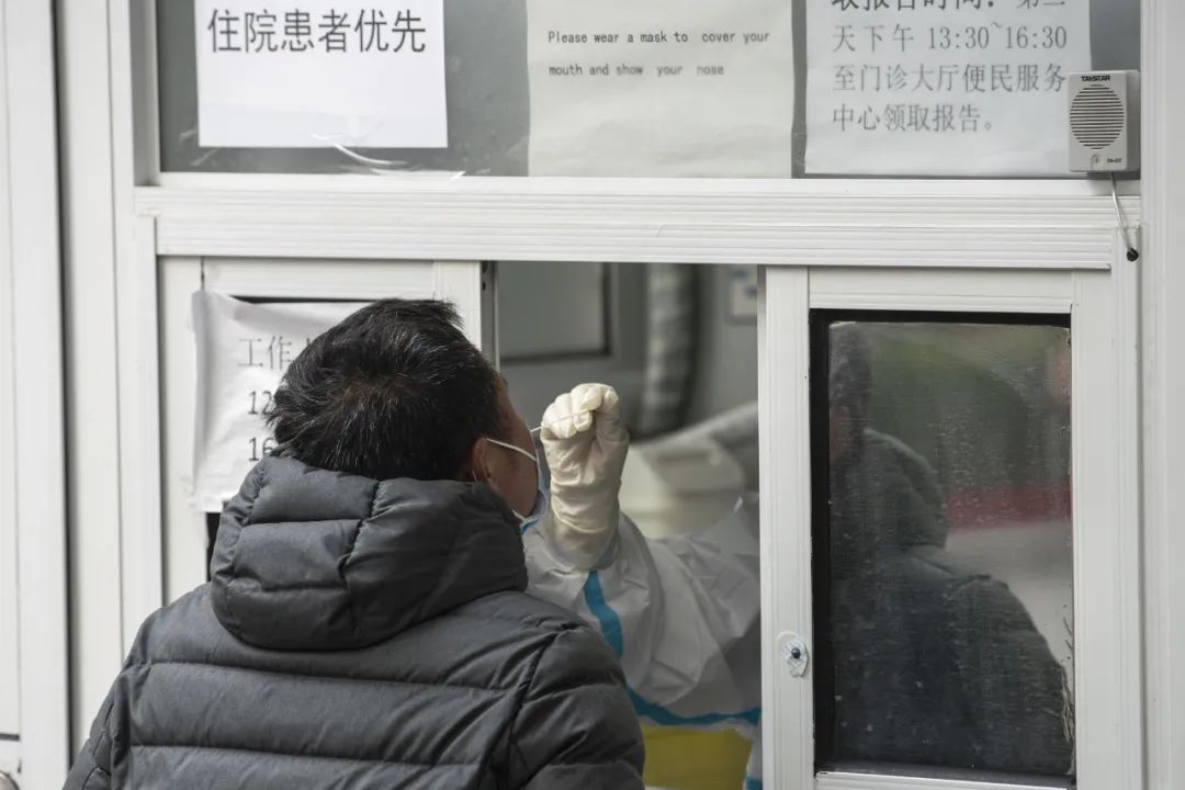 △今年1月，上海市民有序进行核酸检测
