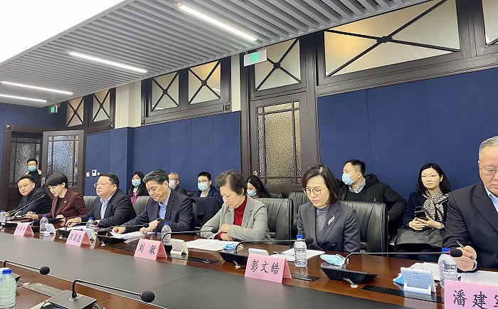 在沪过年人员剧增 菜市场还开吗？价钱会涨吗？