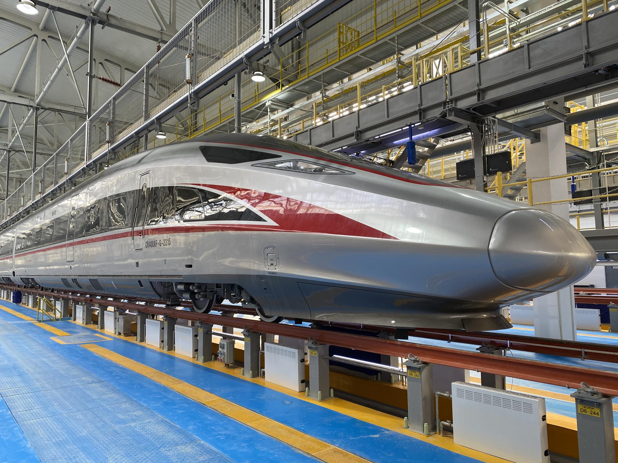 新华社青岛1月22日电(记者张旭东)京哈高铁22日全线贯通,由中车青岛