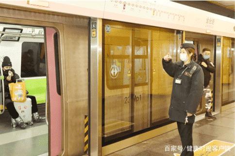 北京人口规模_北京:常住人口增速放缓中心城区人口减少(2)