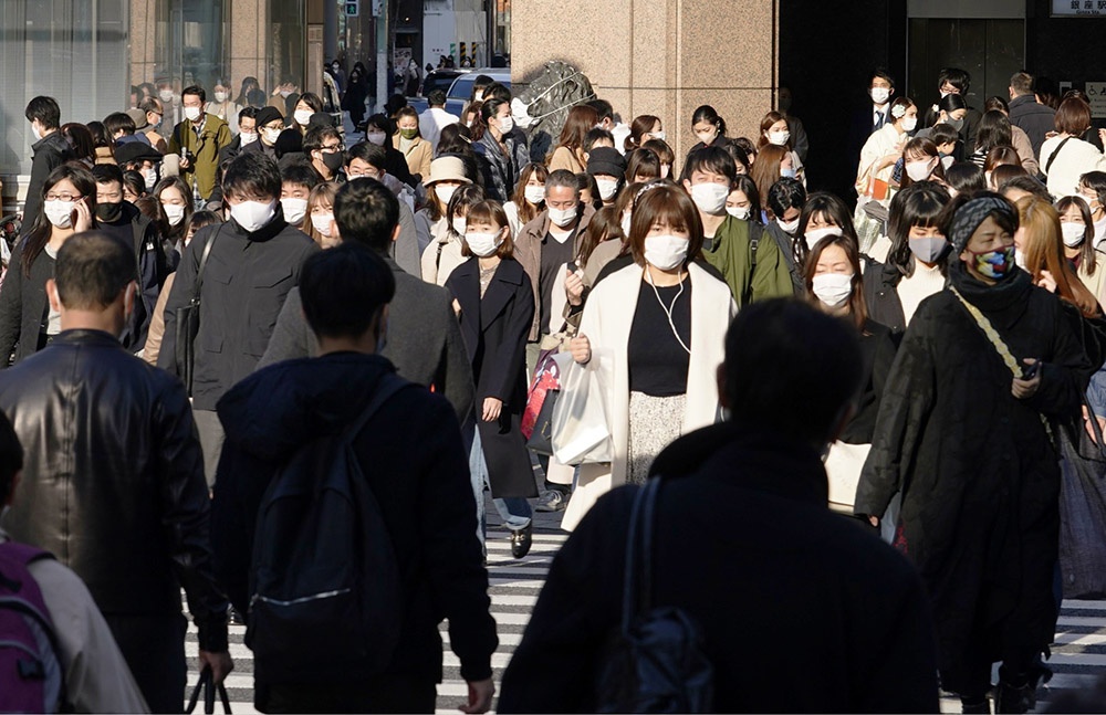 疫情之下日本上班族加班费大减12.1% 餐饮业受冲击