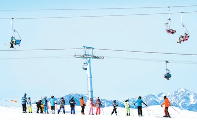 赏冰乐雪年味浓