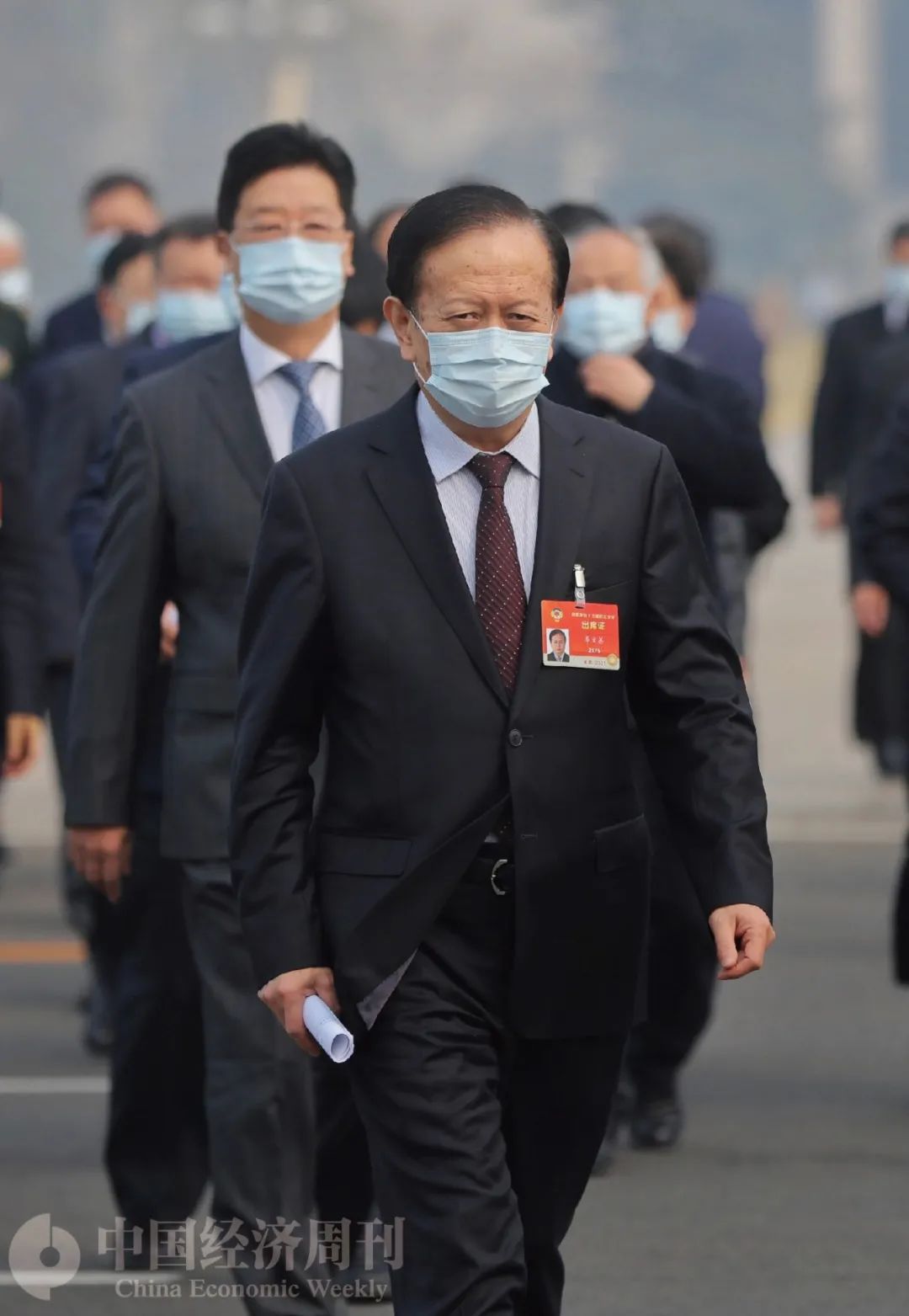 政协大会闭幕！看委员们步出会场，你能认出几位？